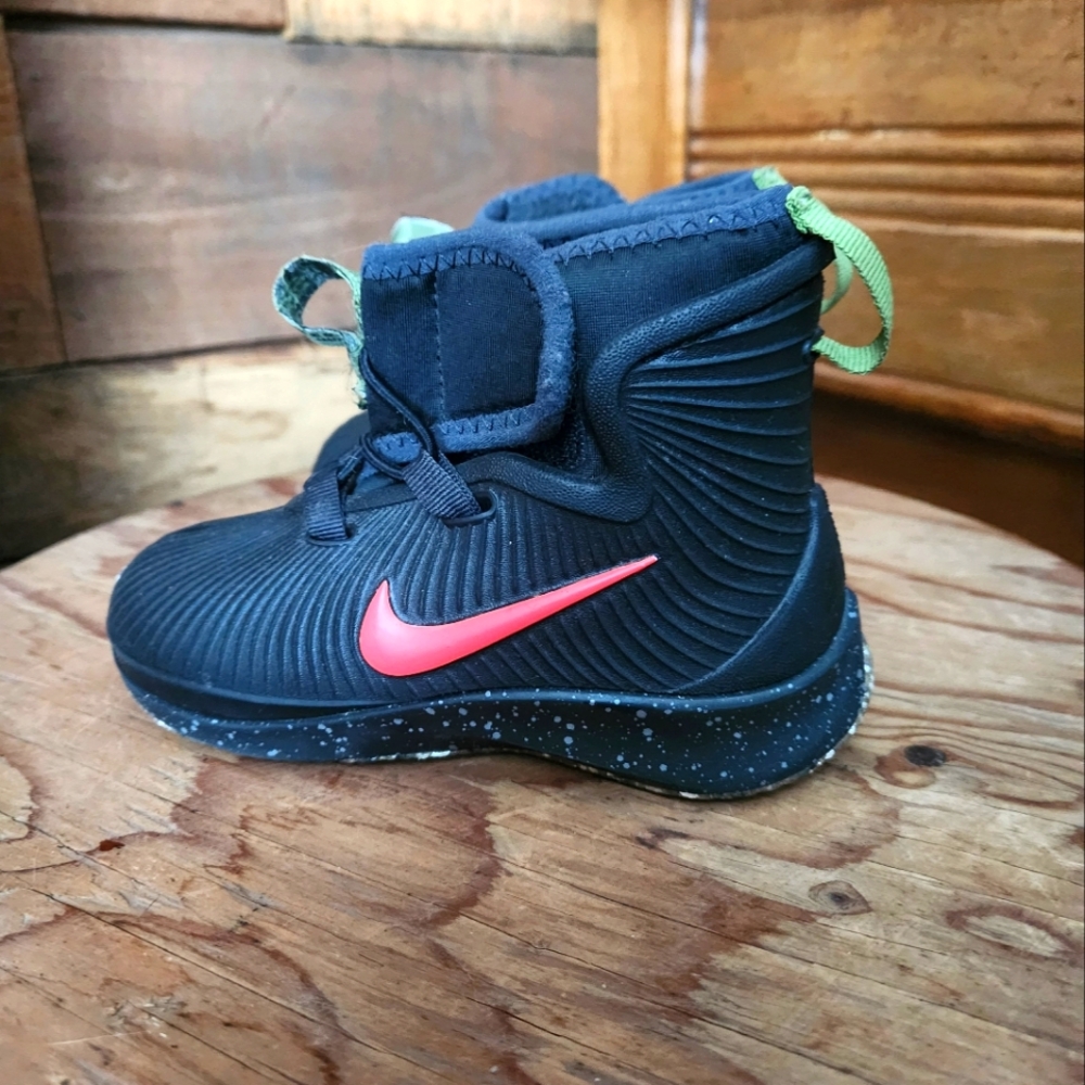 NIKE KIDS BINZIE SNEAKER BOOT/ SHOE-SIZE 7C - Picture 4 of 8